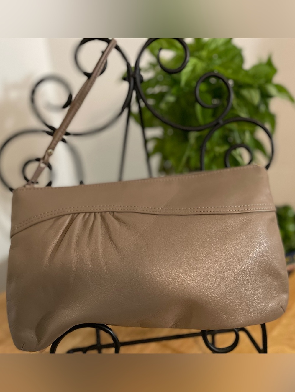 VTG EUC Beige Pleated Leather (Korea) Clutch